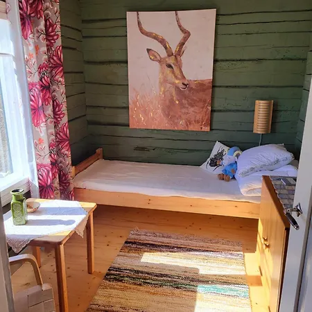 Nyaraló Saadumaee House *